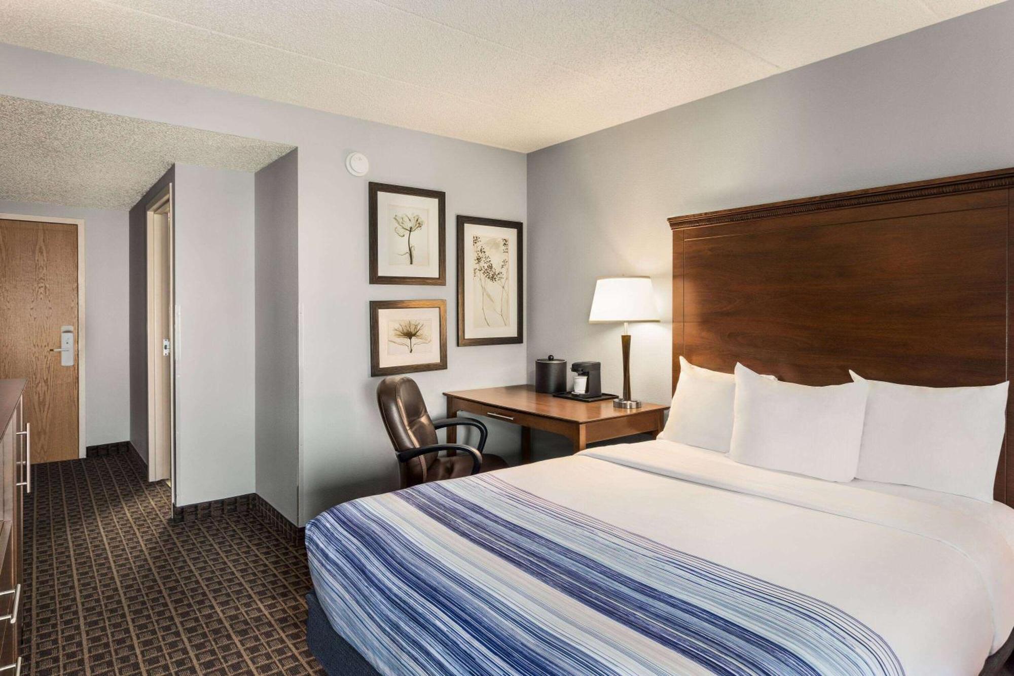 Americinn By Wyndham Madison West Екстериор снимка