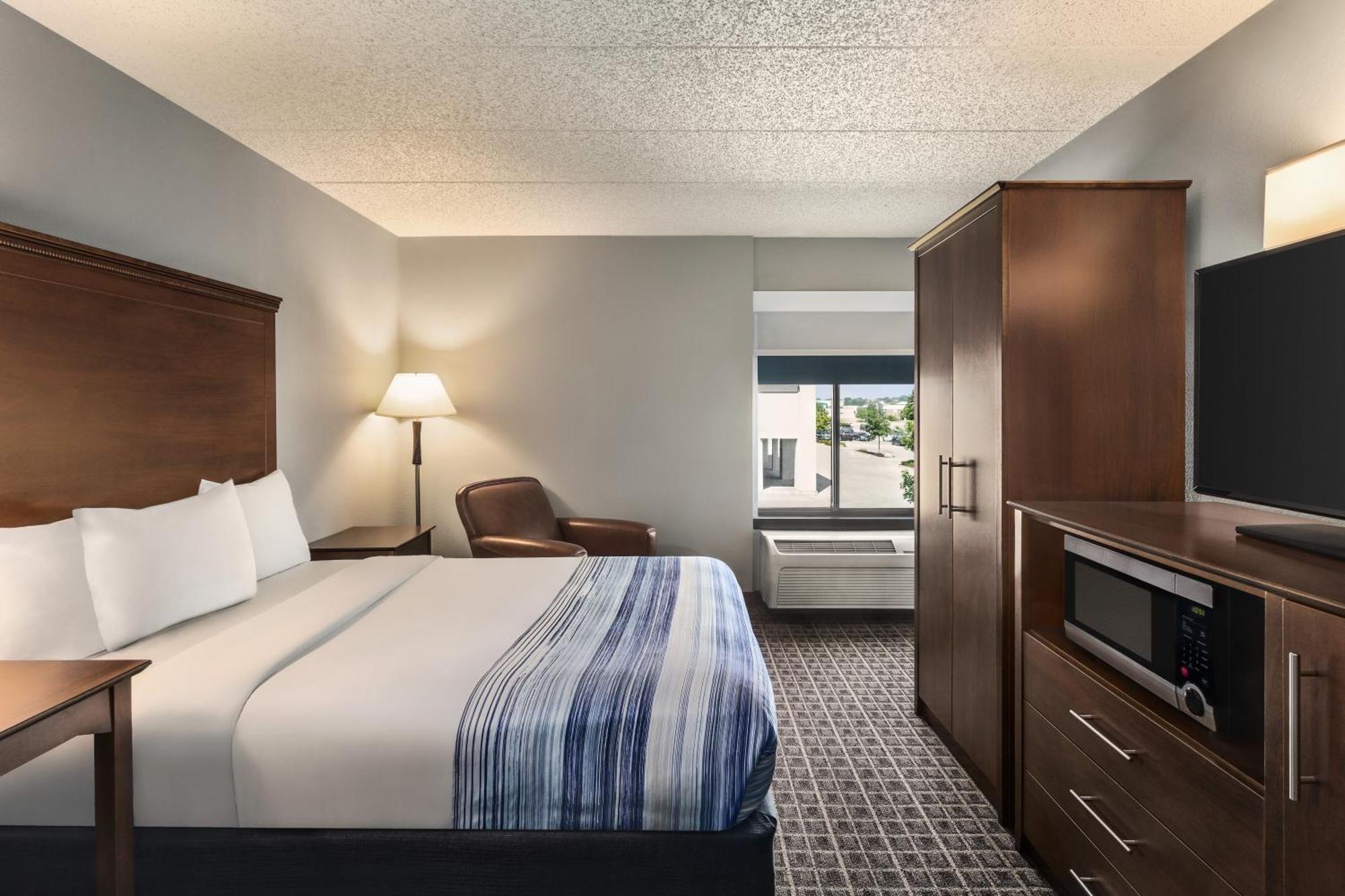 Americinn By Wyndham Madison West Екстериор снимка