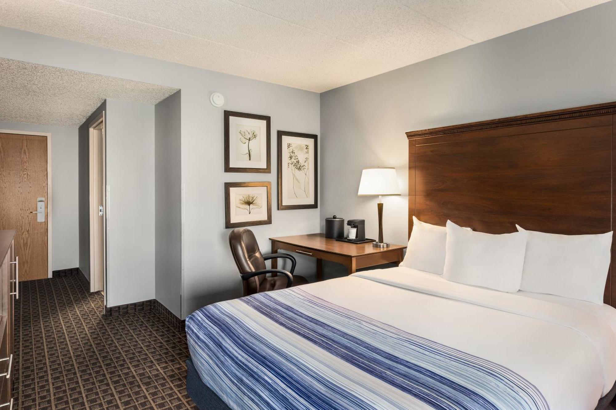 Americinn By Wyndham Madison West Екстериор снимка