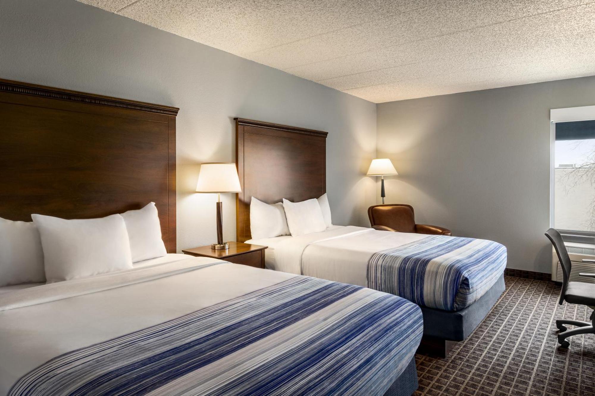 Americinn By Wyndham Madison West Екстериор снимка