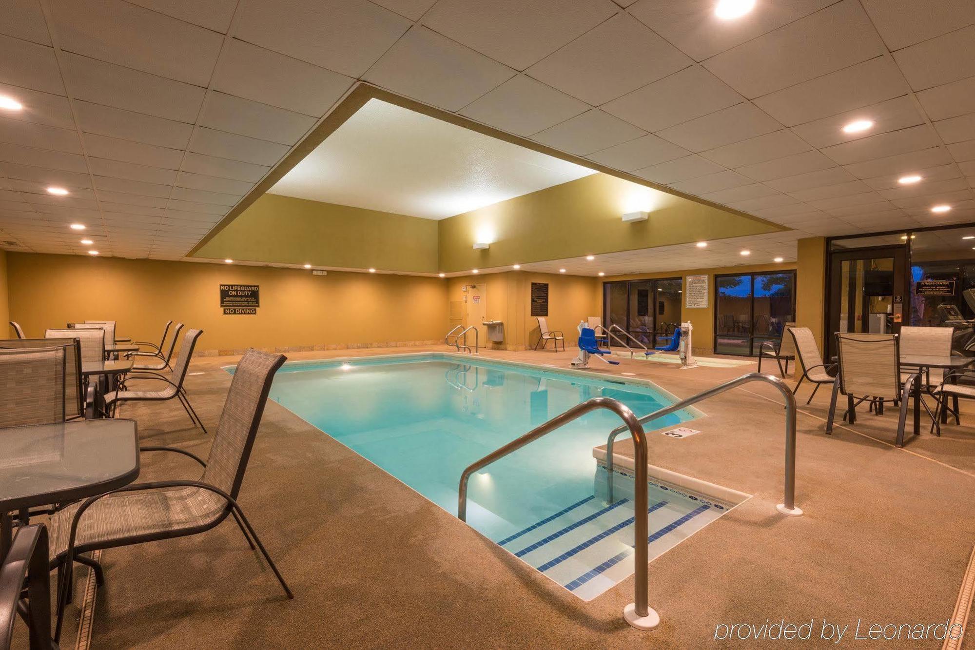 Americinn By Wyndham Madison West Екстериор снимка